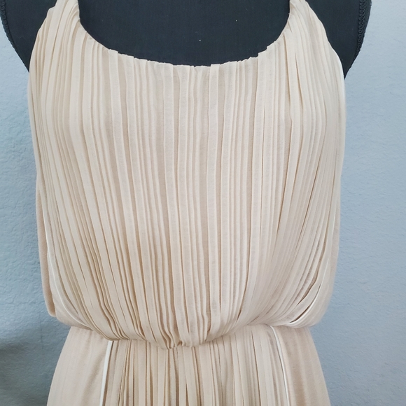 Dress - Picture 2 of 6